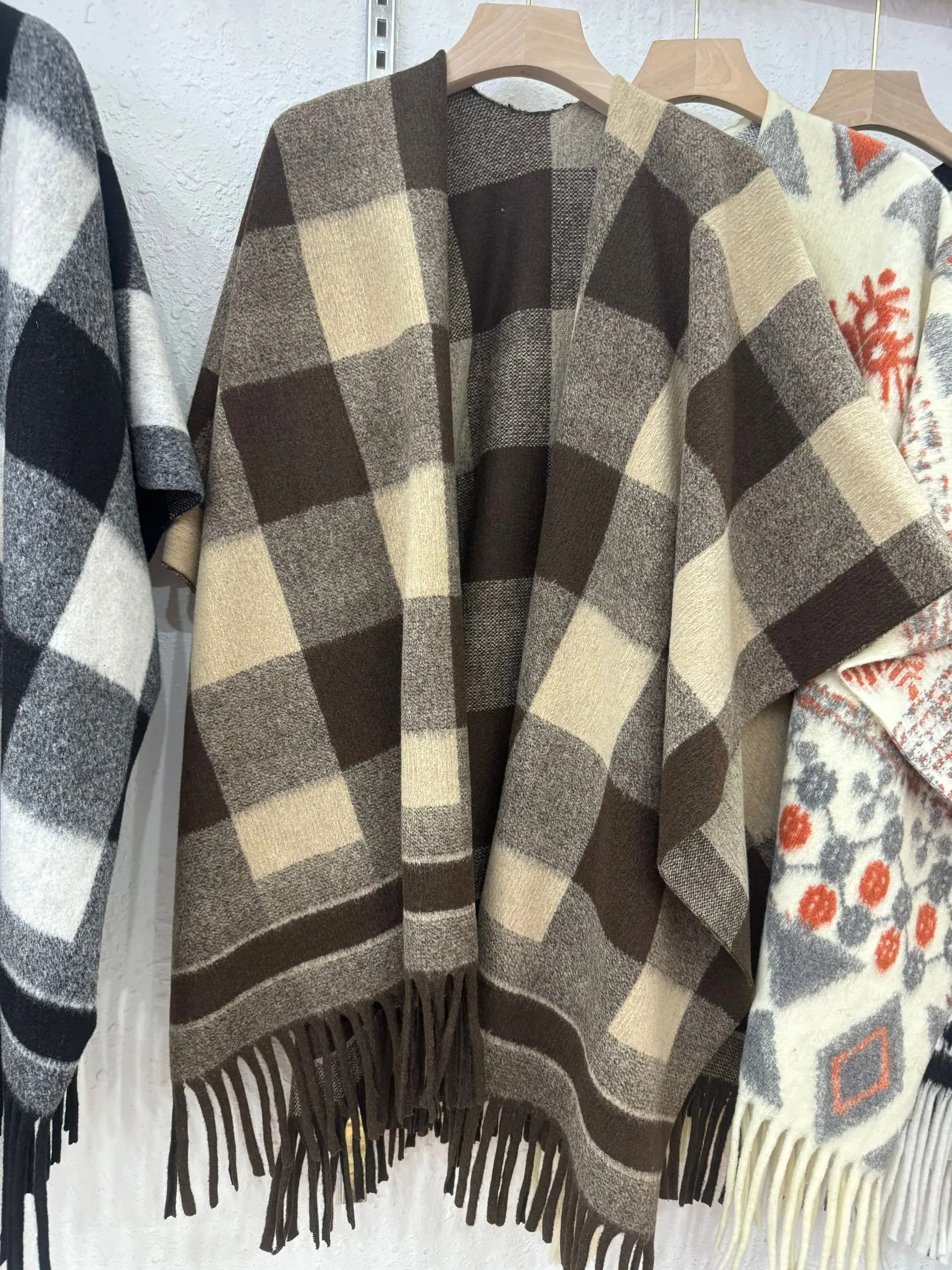 2024 donne lavorate a maglia finto Cashmere esterno usura mantello inverno grande pendolo stampato scialle lungo soprabito sciolto spesso caldo Poncho mantello