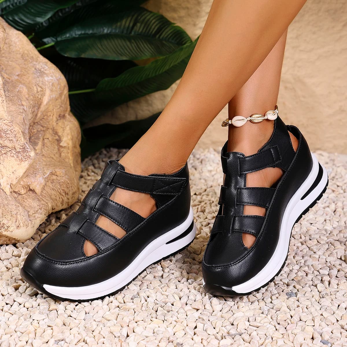 Scarpe da donna Sandali da donna alla moda estiva Nuovi sandali comodi casual con zeppa tinta unita con punta chiusa per donna