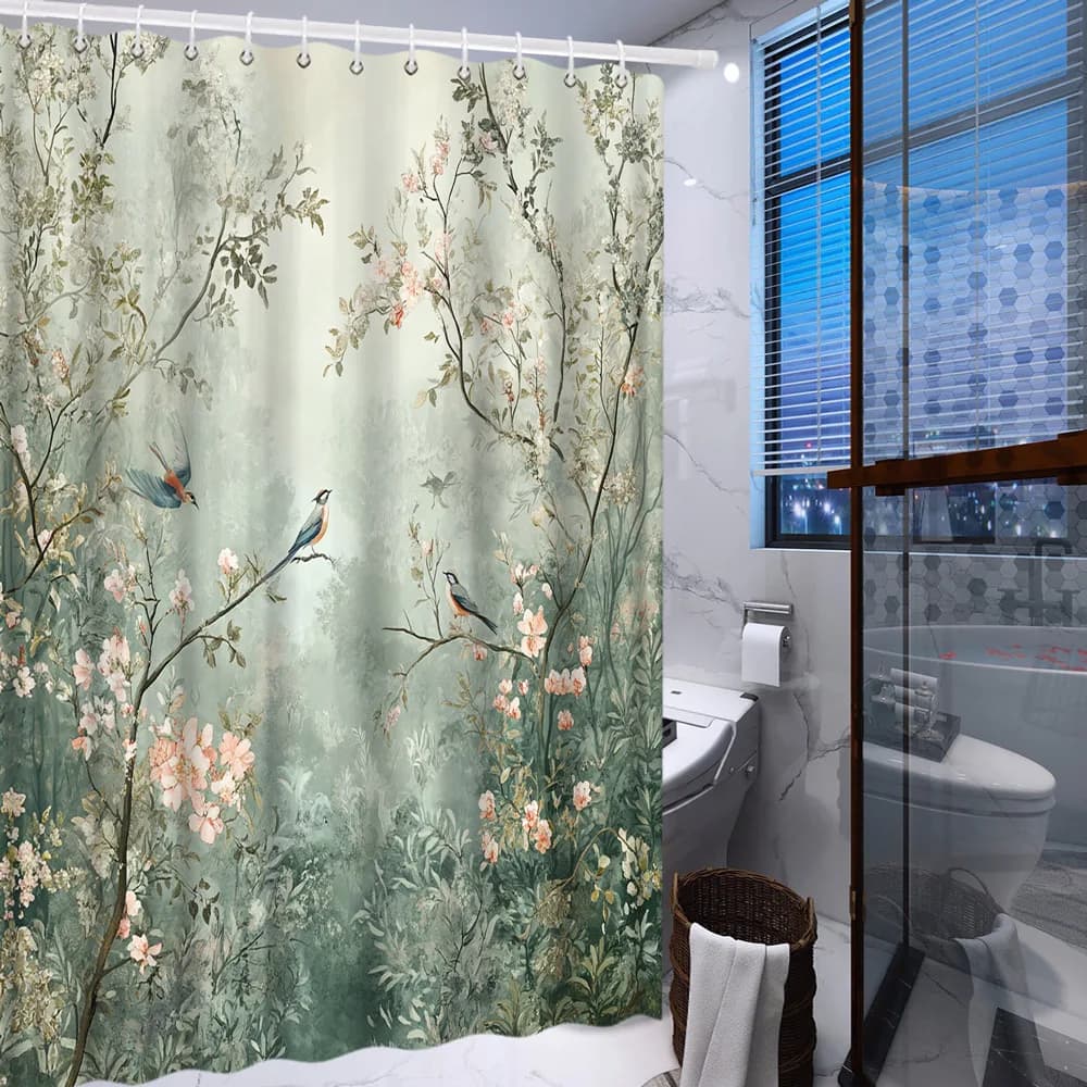 Una tenda da doccia Spring Serenity: trasforma il tuo bagno in un colpo di pace con questo bellissimo design caratterizzato da un delicato