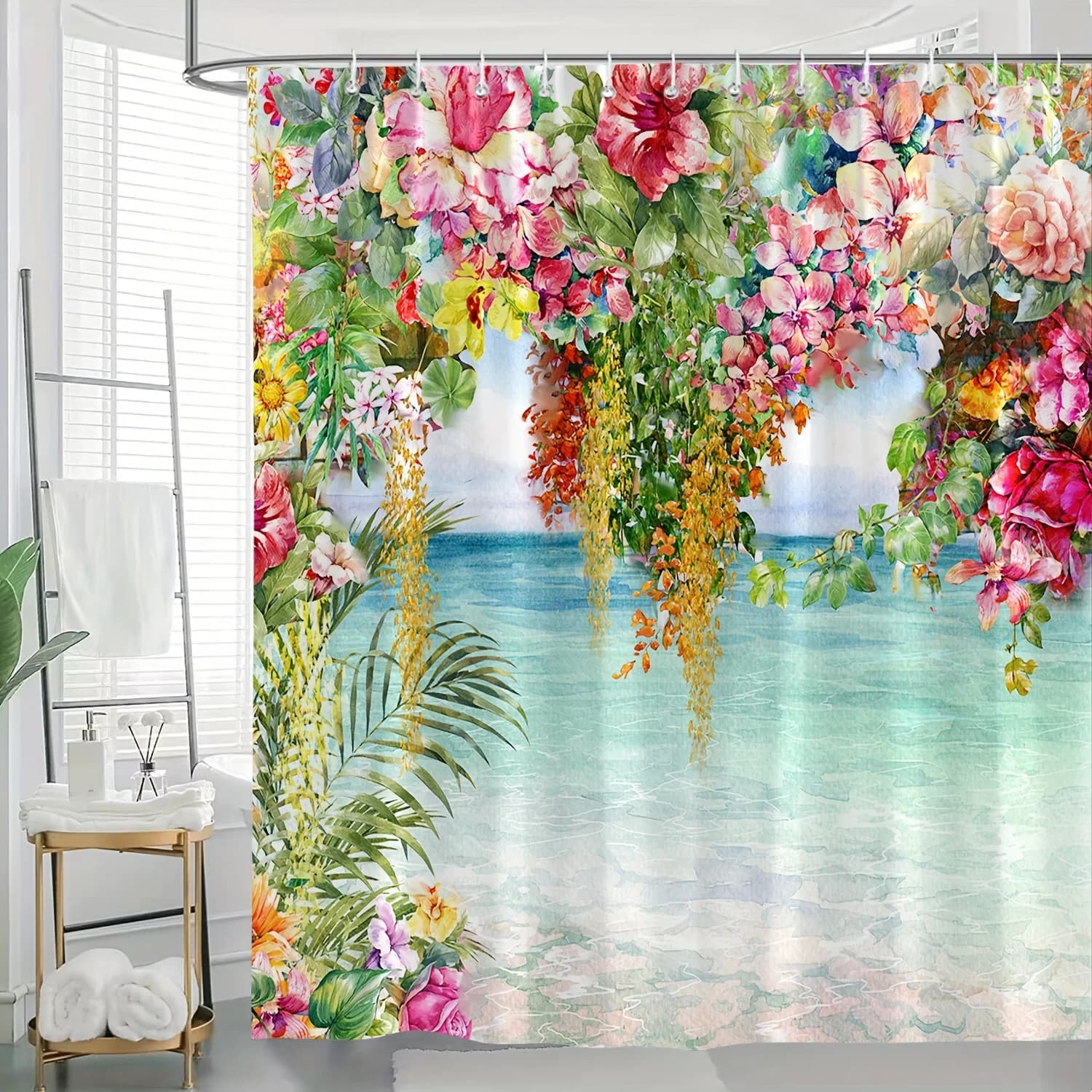 Tenda da doccia impermeabile con design a cascata floreale vibrante per un'atmosfera bagno rinfrescante e colorata
