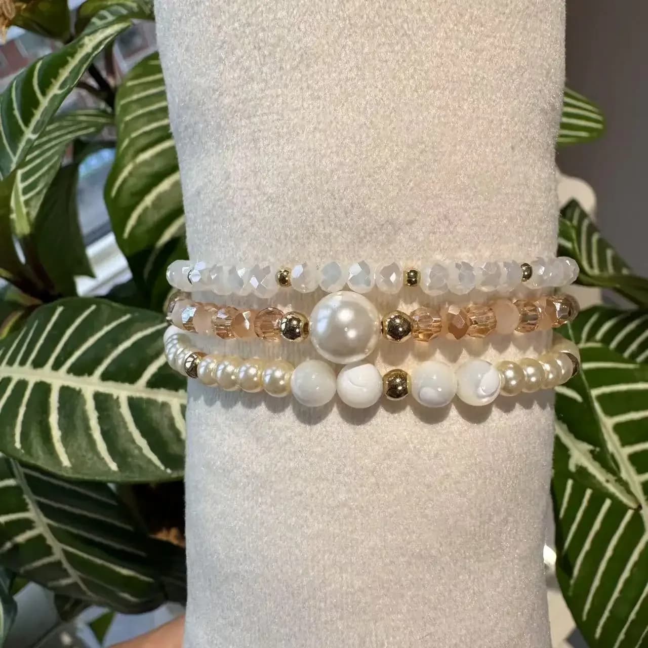 Set di 3 braccialetti da spiaggia con cristalli artificiali e perle