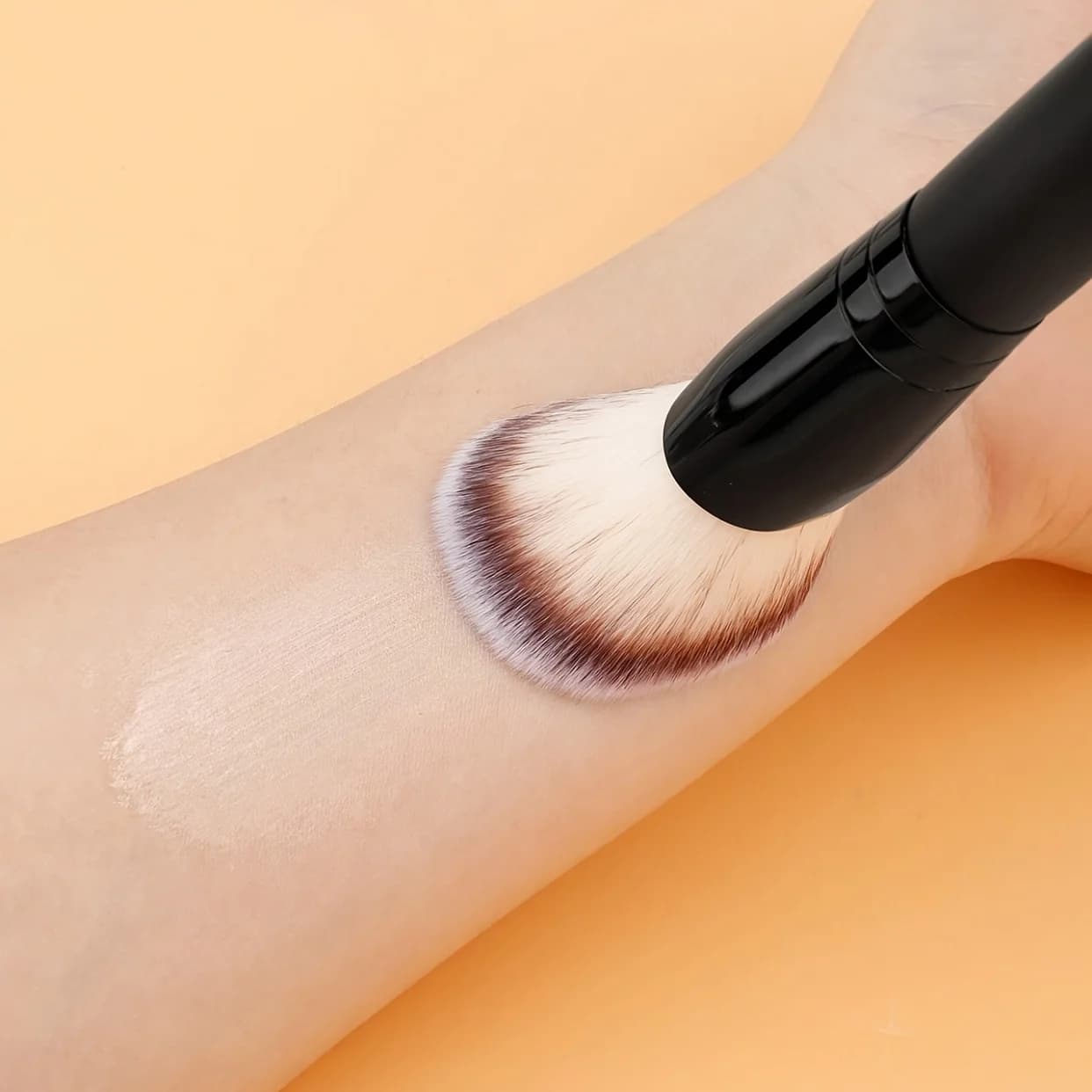 Double Head Cosmetic Brush Corner for Contorno and Fondotinta, Practical Tool to Remove Face Makeup