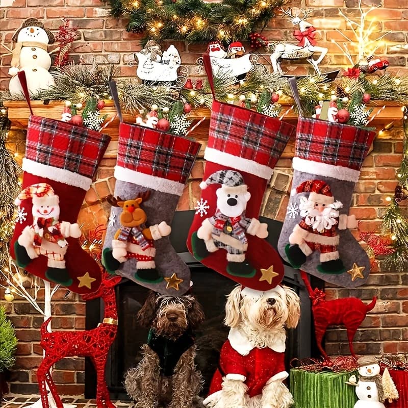 4 sacchetti regalo di Natale, sacchetti natalizi a forma di calzino con decorazioni a forma di fiocco di neve, Babbo Natale, Yeti e renne per feste festive