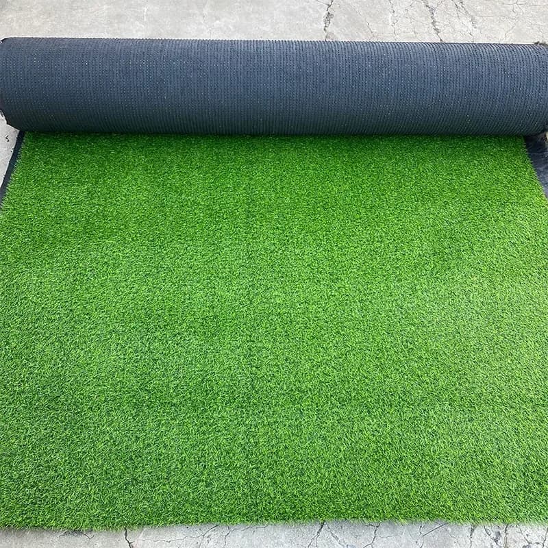 Disponibile all'ingrosso: Tappeto Erboso Sintetico Naturale per Giardino, Prato Artificiale in PE per Campi da Calcio e Aree Gioco