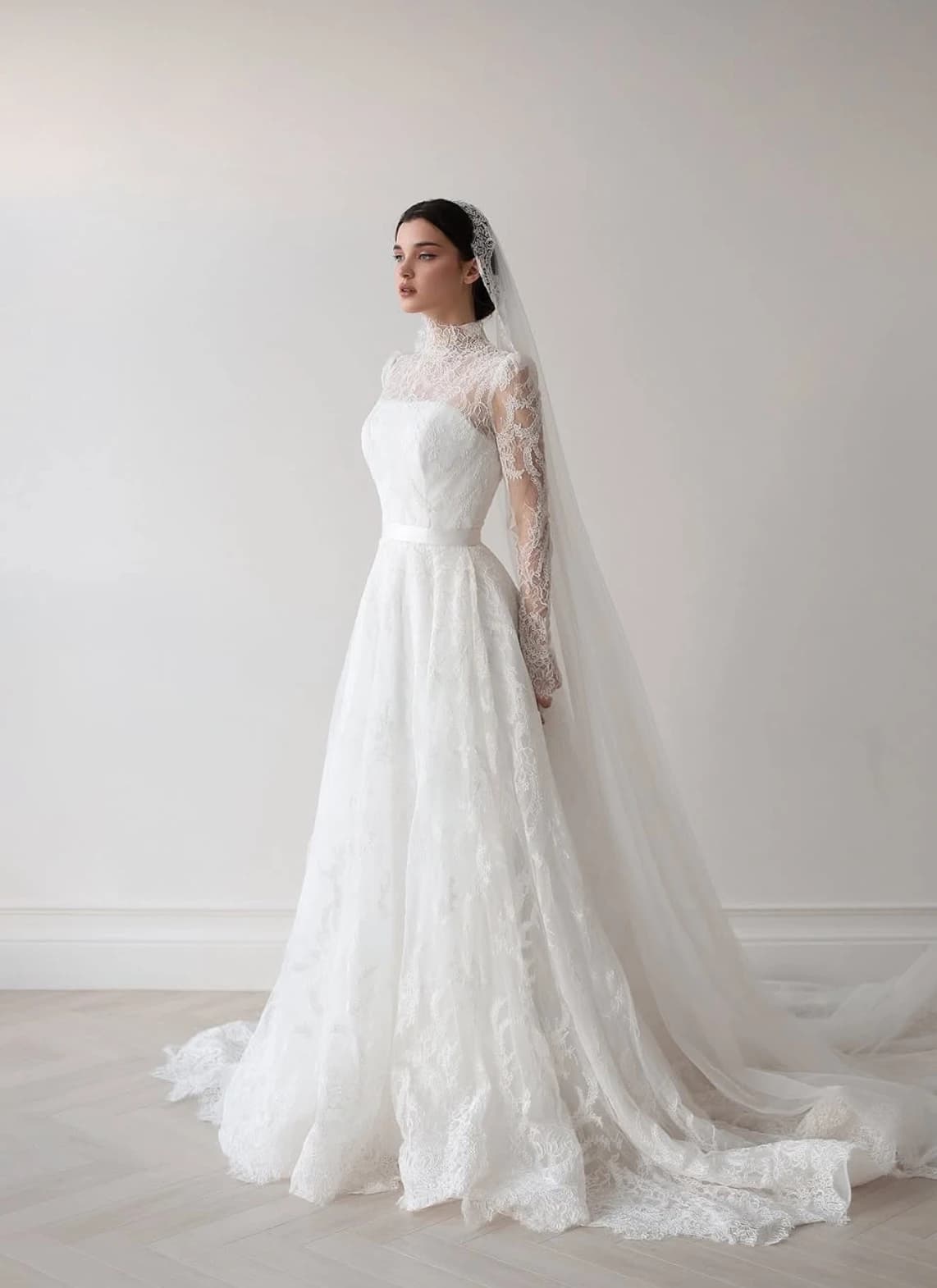 Custom Luxury Lace Wedding Dress Long Sleeves Sweep Train A Line Wedding Dress Muslim Wedding Dress Robe De Mariee