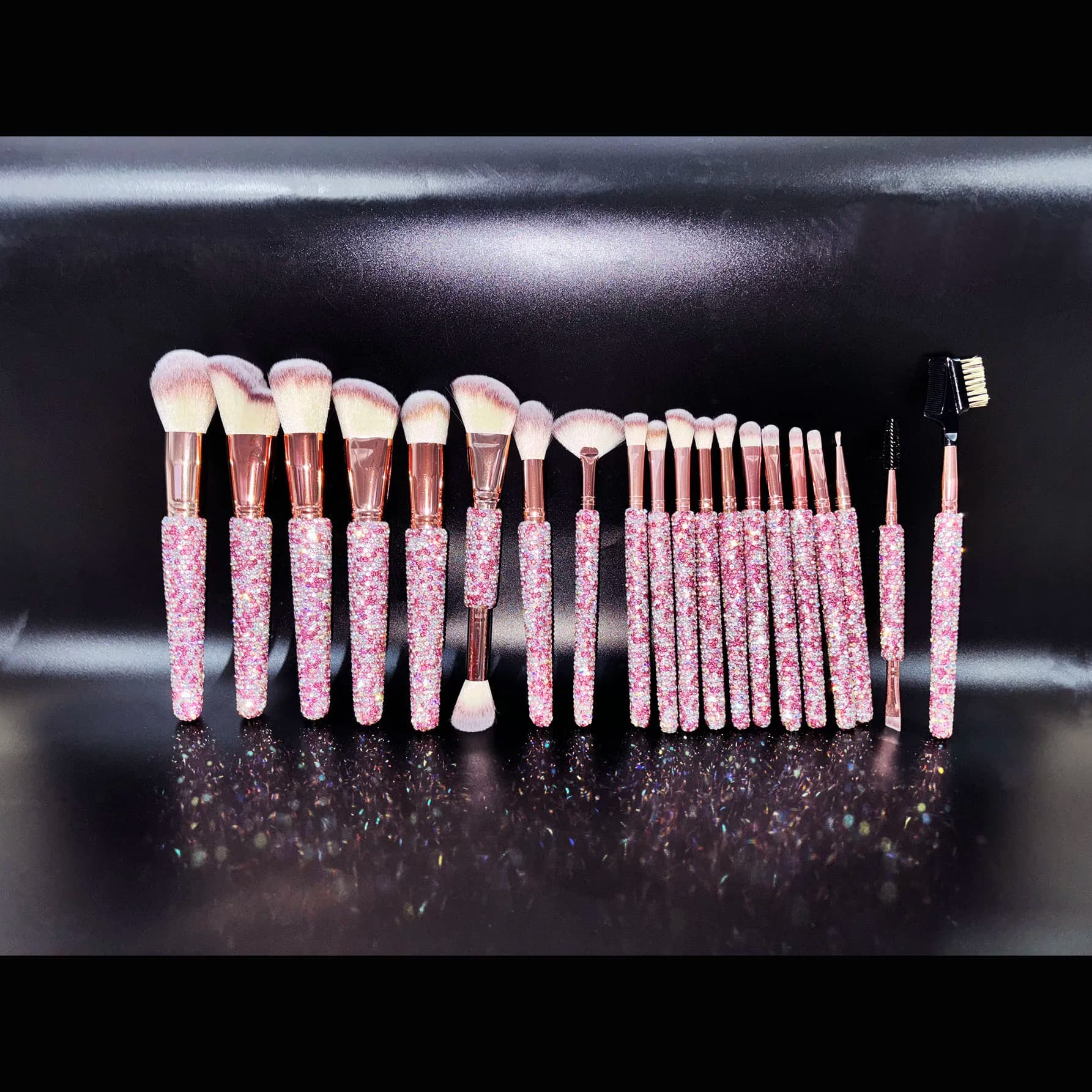 Set trucco di fascia alta con diamanti intarsiati Set rossetto in polvere di pino da 20 pezzi con strass per migliorare l'effetto artistico di bellezza