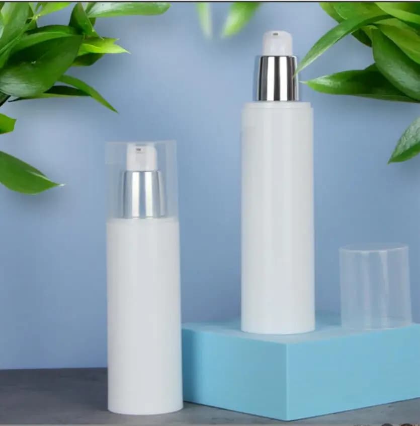 Corpo bianco bottiglia airless da 100 ml con lozione/siero/emulsione/fondotinta/toner/imballaggio cosmetico acqua pompa bianca