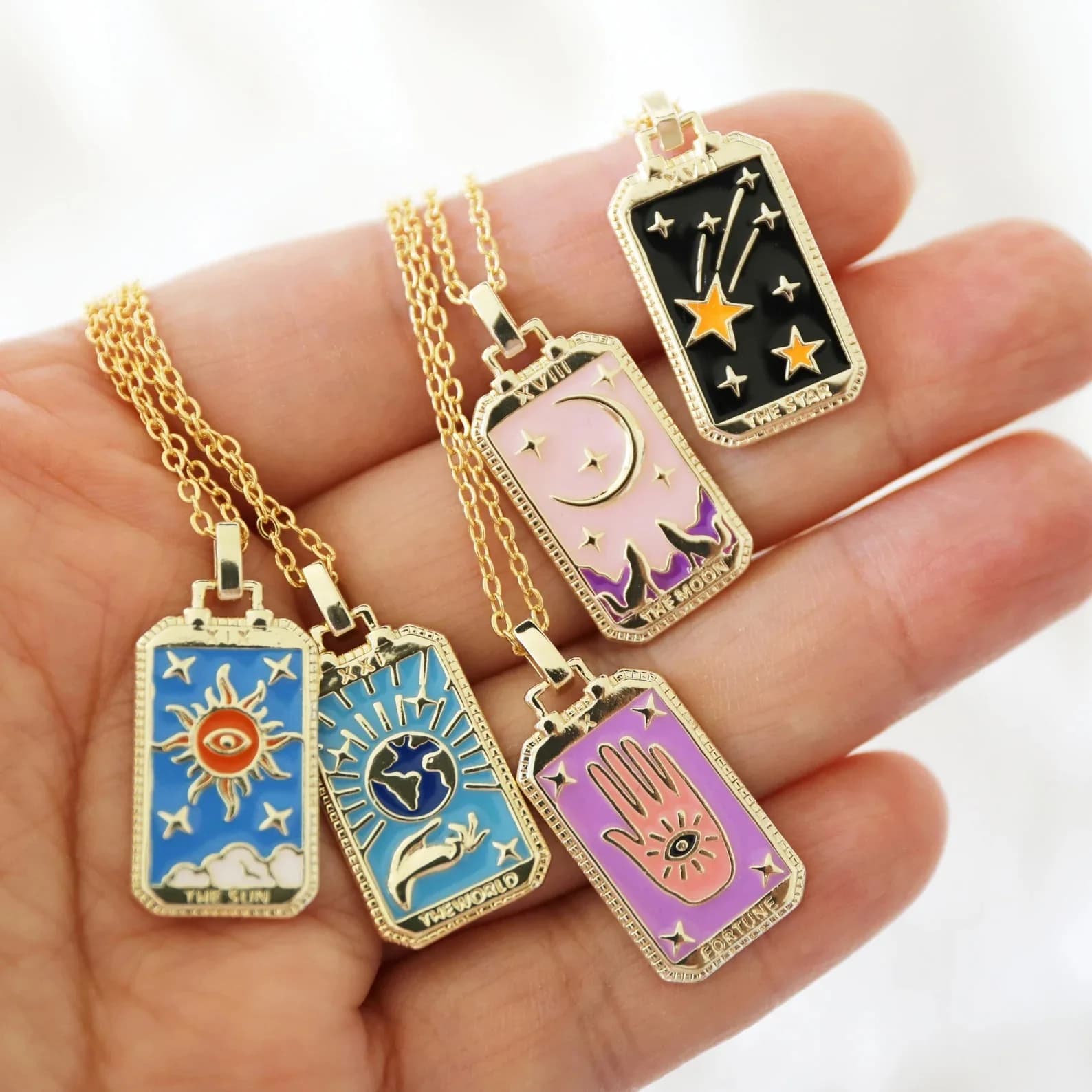 Nuova collana di tarocchi Star Moon Sun World Design ciondolo catena clavicola per le donne regali di gioielli senza appannamento in acciaio inossidabile