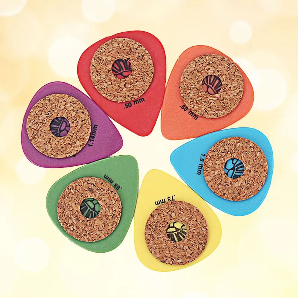 6 Pezzi Plettri per Chitarra a Forma di Cuore Colorati Ultra Sottili Leggeri con Impugnatura in Sughero per Chitarra, Basso, Ukulele, Mandolino, Banjo