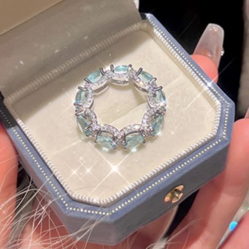 Anello di Lusso Leggero con Micro Incastonatura di Zirconi Blu Mare, Design Raffinato, Gioielli e Accessori Blu Mare Stile Principessa con Motivo a Pizzo e Cielo Stellato