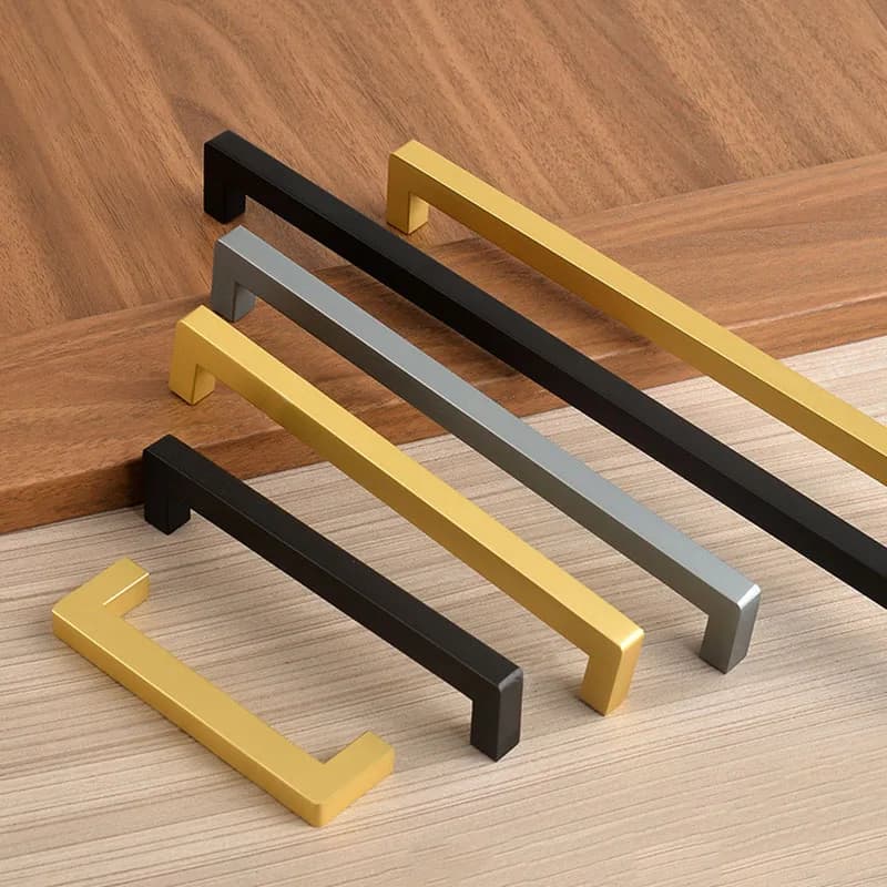 Maniglia per armadio Maniglie per cassetti da bagno Maniglie per mobili TV Maniglie per guardaroba Quadrate Barre per porte per mobili in lega di alluminio massiccio oro nero