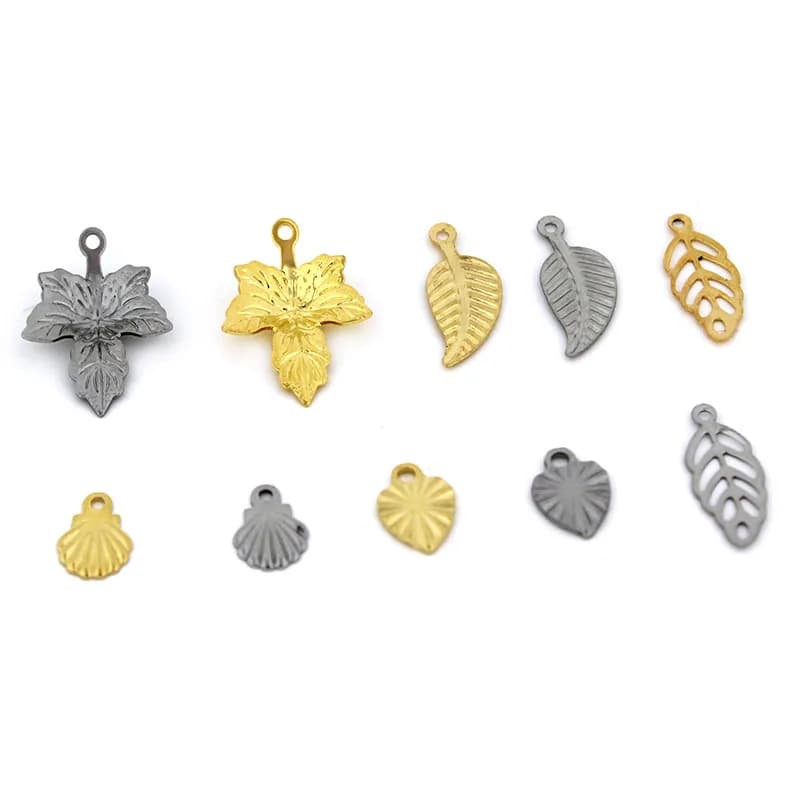 50-30 Pezzi Ciondoli a Forma di Foglia in Acciaio Inox Dorato, Charm Traforati per Creazione di Gioielli, Bracciali, Collane, Accessori Fai-da-Te