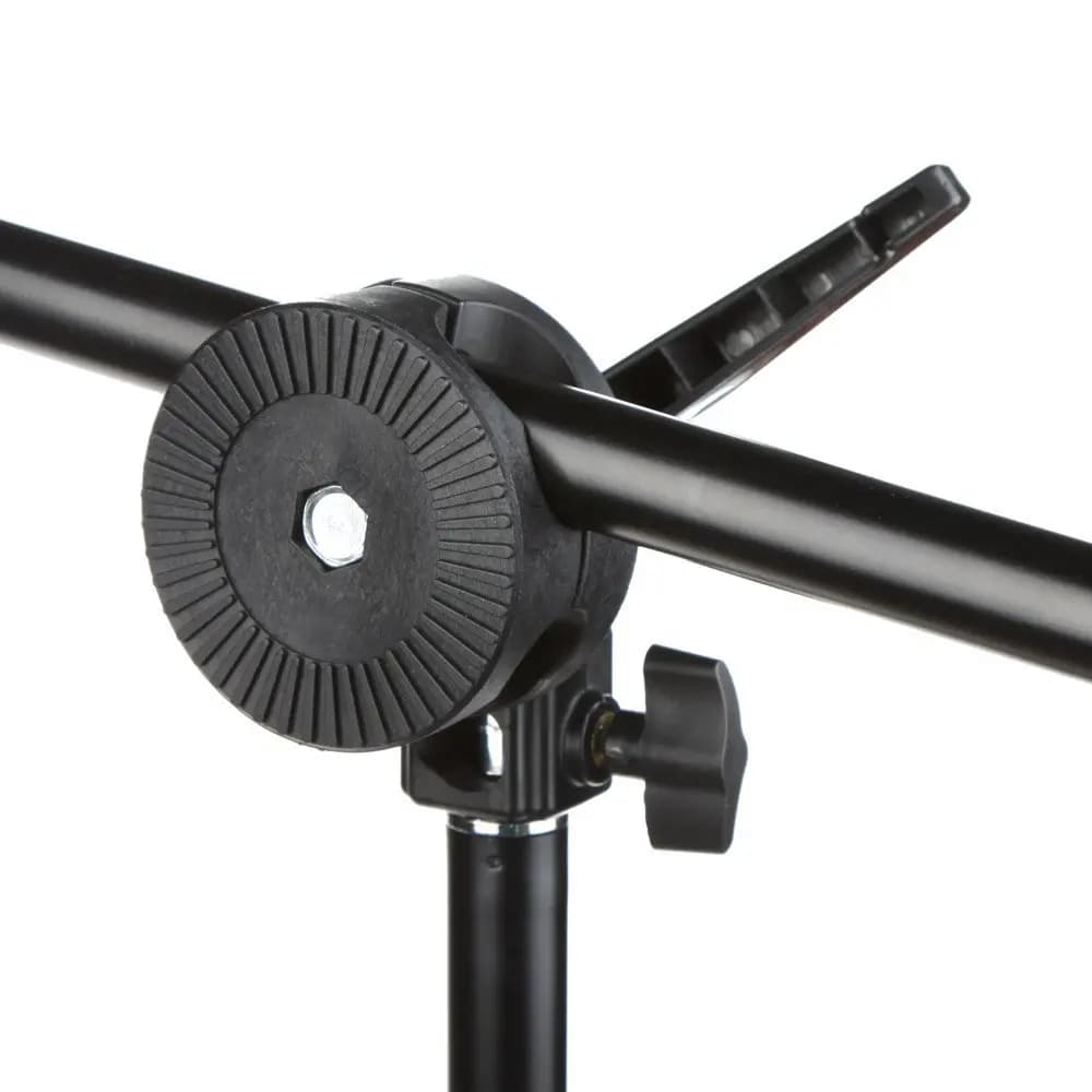Swivel head bracket clamp with single handle for reflector support with arm for photographic studio