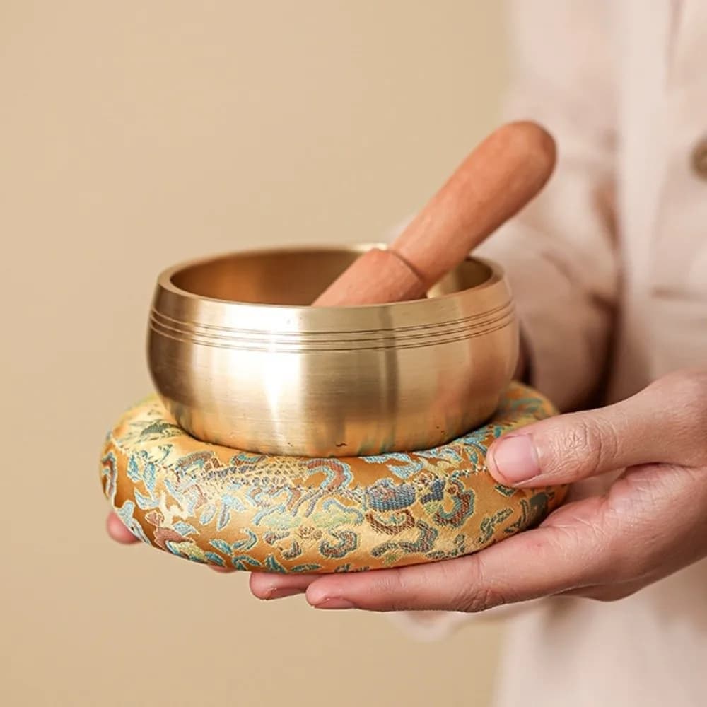 Tappetino per Campana Tibetana Nepalese a Forma di Ciambella, Antiscivolo, in Rame Fonoassorbente, con Broccato Tradizionale e Sottopiatto in Legno a Forma di Pesce, per Yoga