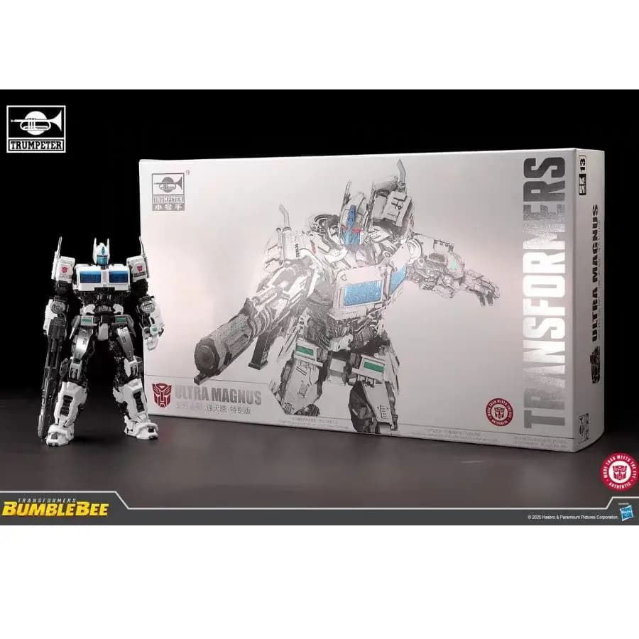 Trumpeter 08150 Transformers ULTRA MAGNUS Edizione Limitata Esposizione Shanghai Action Figure (Movibile) Modello da Assemblare