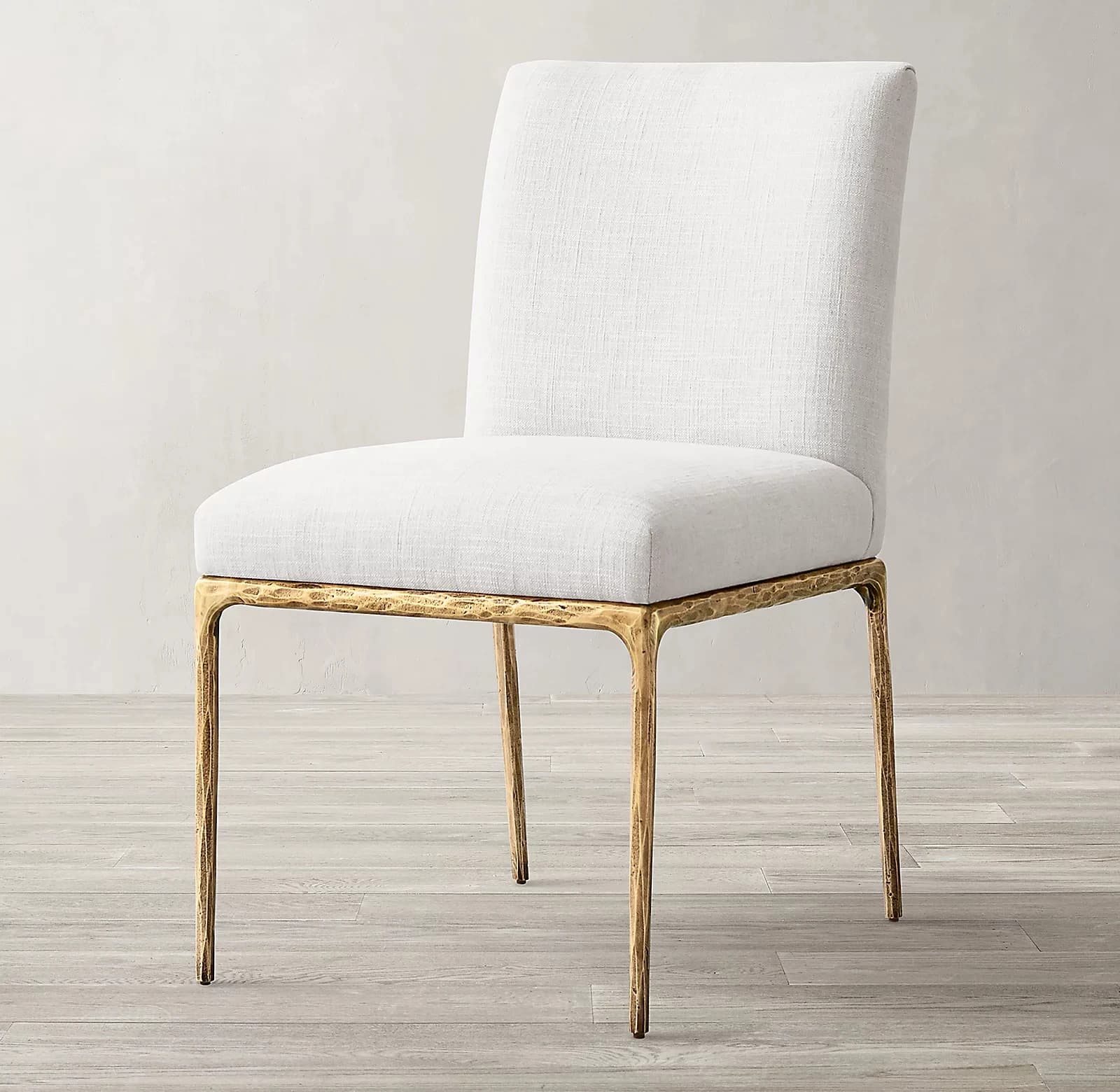 Sedia da pranzo singola in stile country americano con gambe in metallo anticato, rivestimento morbido, design semplice, personalizzabile per ville e hotel