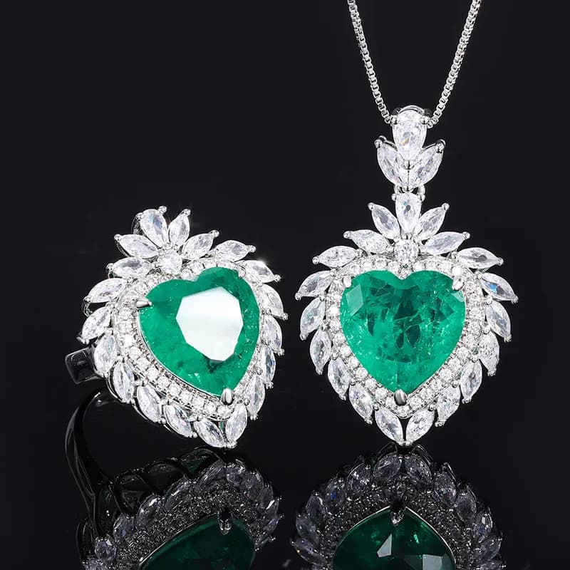 Nuova Collana con Ciondolo a Cuore, Design Innovativo, Anello con Cuore per Donne e Ragazze, Gioielli con Gemma Verde per Matrimoni e Feste, Vendita all'Ingrosso