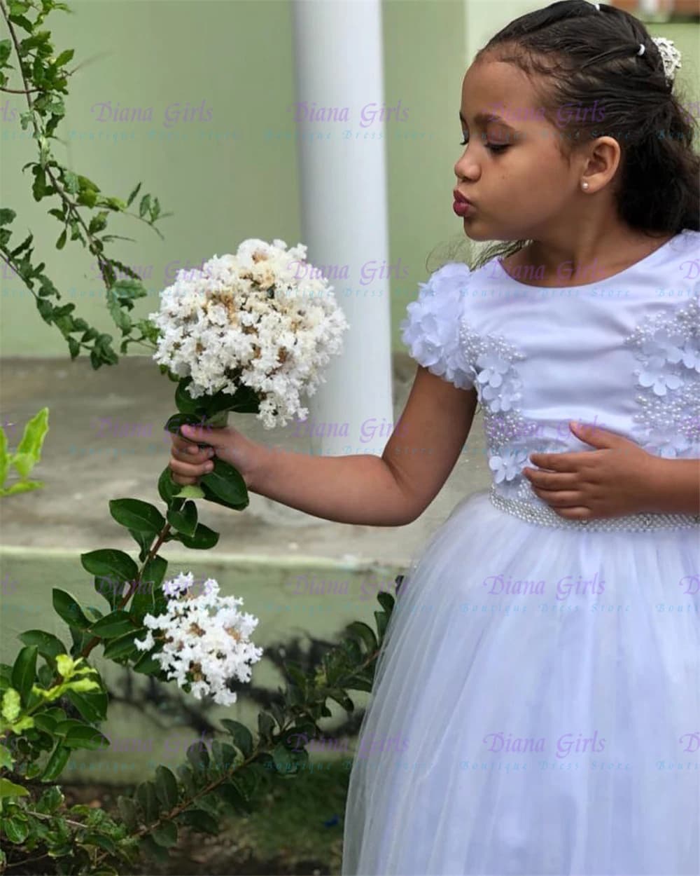 Quality Lovely Flower Girl Dress White Tulle Fluffy Lace Applique for Little Princess Wedding Birthday Party Evening Ball Gowns