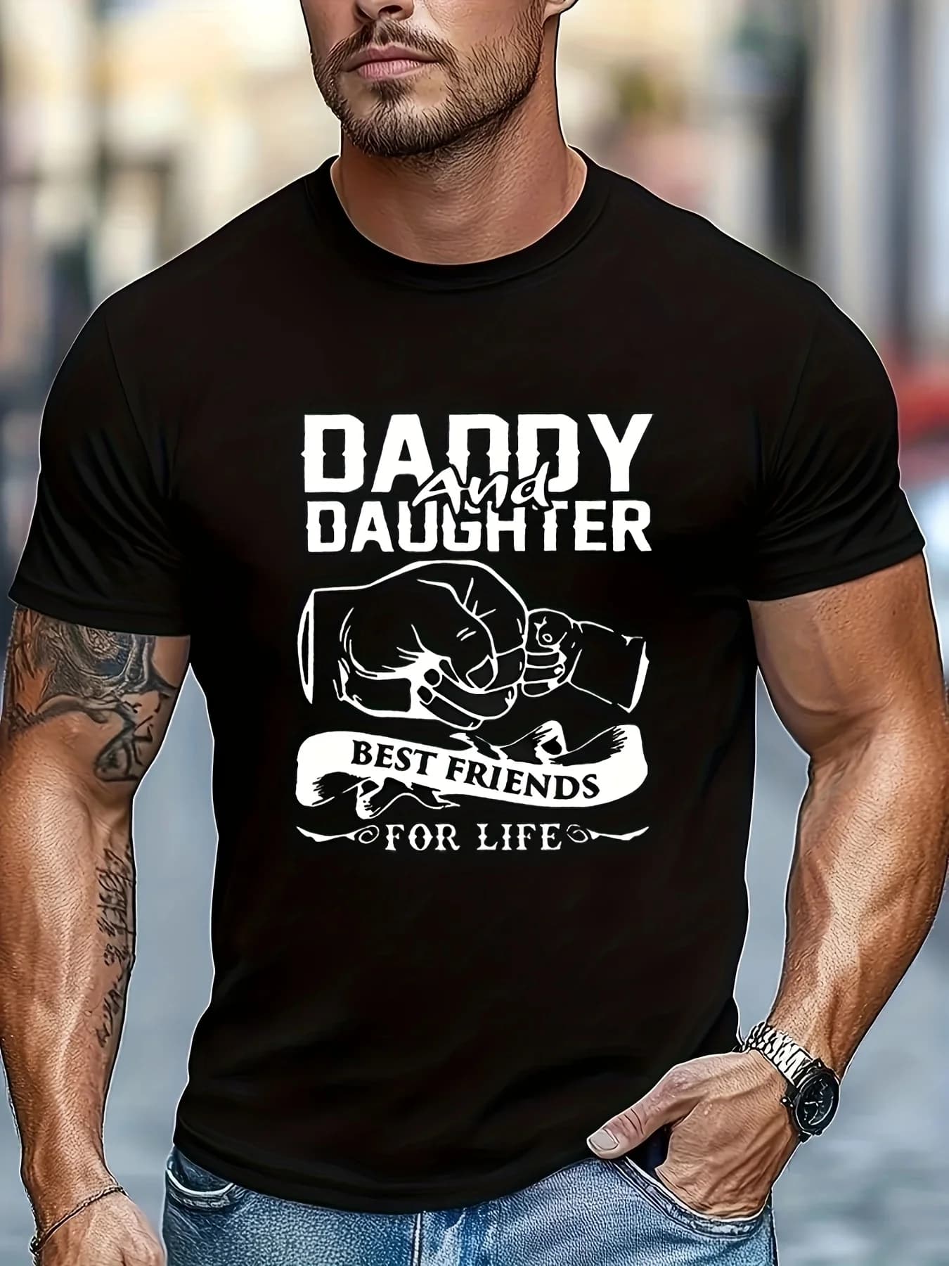 A fashionable and trendy crew neck t-shirt for dad, with interesting English prints, is fun and humorous.