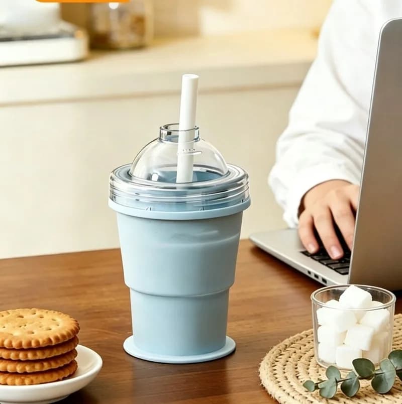 Tazza Portatile Pieghevole per Palline di Ghiaccio, Creativo Stampo in Silicone per Ghiaccio di Grado Alimentare con Cannuccia Integrata, Bicchiere Estivo per Esterni