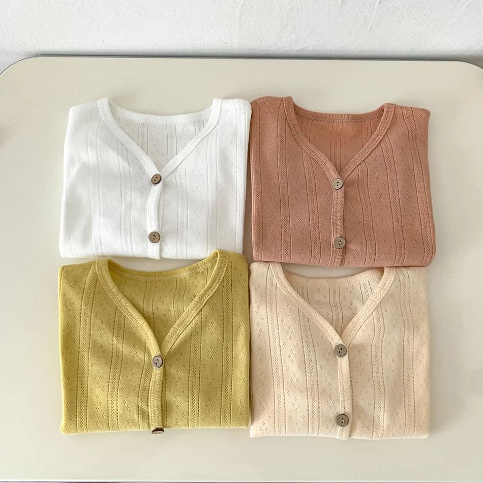 2025 Cardigan coreano Top per bambini Cappotto tinta unita per bambini Capispalla casual leggero per bambini Giacca estiva abbottonata per ragazze dei ragazzi