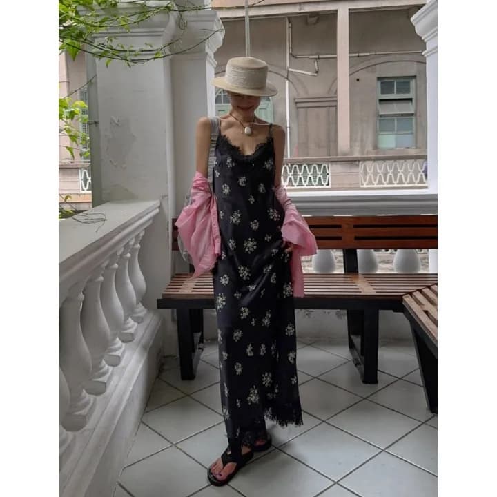 Fashionable Summer 2026 Print Patchwork Lace Halter Dress Women's A-Line Skirt Style V-Neck Sleeveless Loose Fit Commute
