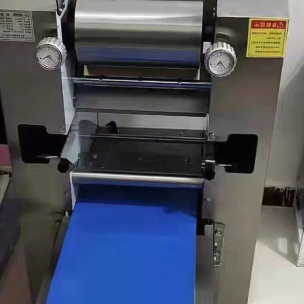 Electric Noodles Machine Stainless Steel Desktop Spaghetti Dough Press Sheeter Roller Kneading Pasta Maker