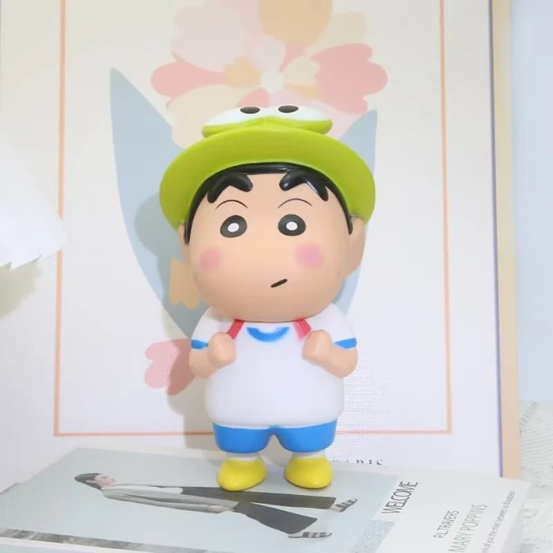 18 cm Crayon Shin-chan Anime Action Figure Simpatico rana Figurine Desktop Auto Ornamenti decorativi Modello da collezione Regalo bambola