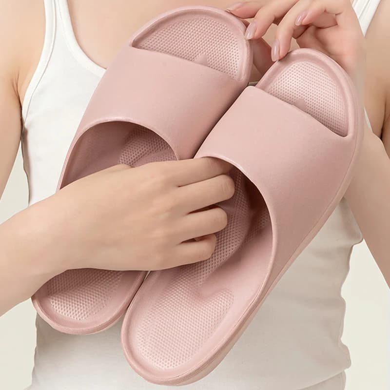 Couples Comfortable Arch Support Massage Slippers Woman Soft Soles Eva Cloud House Slippers 2026 Summer Non-Slip Platform Slides