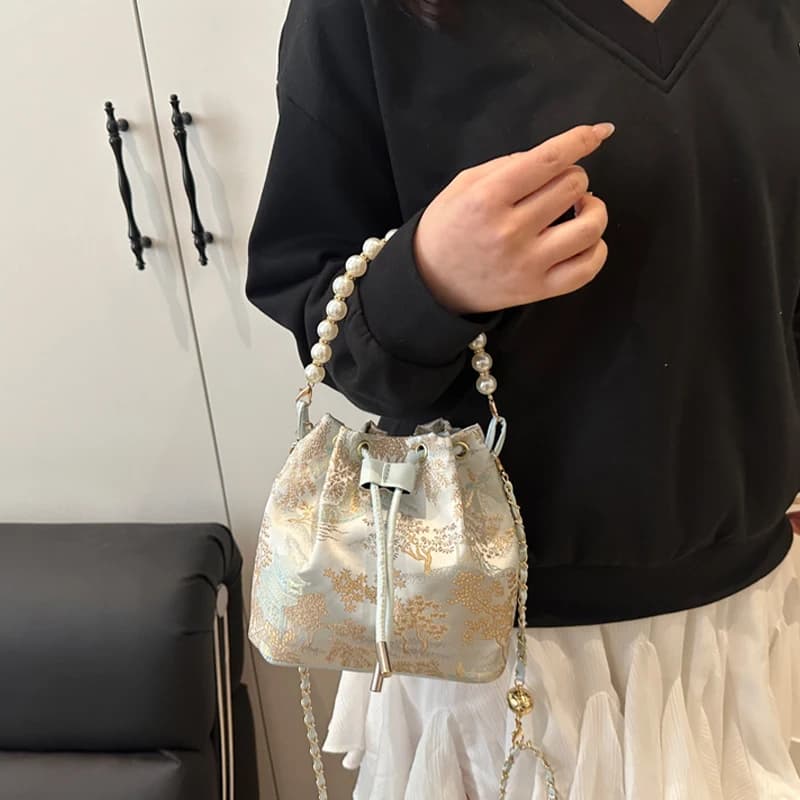 2026 Borsa ricamata in stile cinese, borsa a tracolla in seta fine per donna, tracolla elegante e borsa per feste, regalo di moda