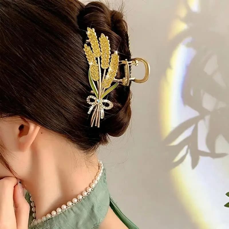 Shiny Rhinestone Hair Claw Clip Alloy Wheat Texture Firm Grip No Hair Damage for Women Party Banquet Hairstyle Accessory