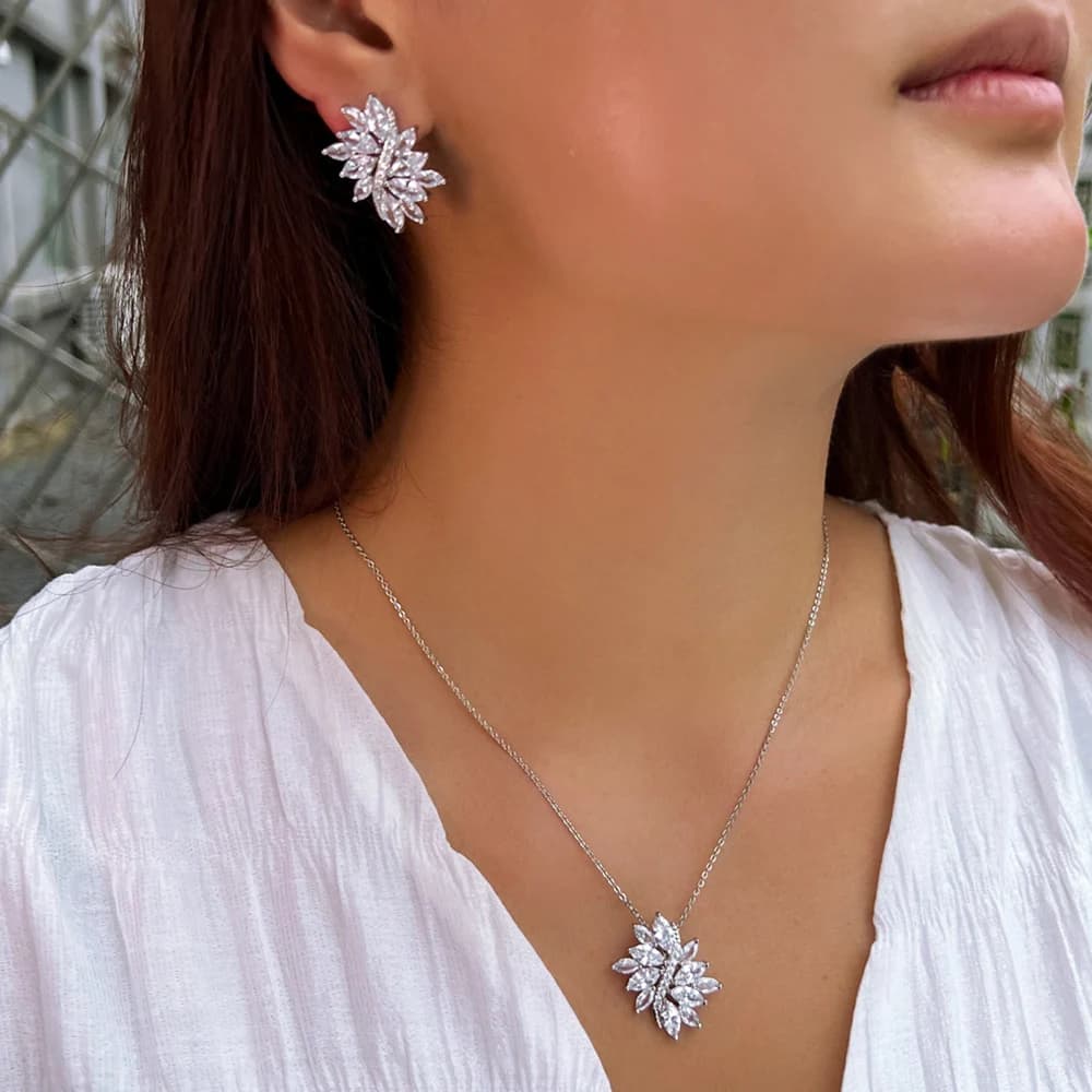BeaQueen Squisito Bianco Trasparente CZ Cristallo Foglia di Fascino Orecchini Lunghi Collana 2 Pezzi Set per Le Donne Gioielli Festa di Nozze JS441
