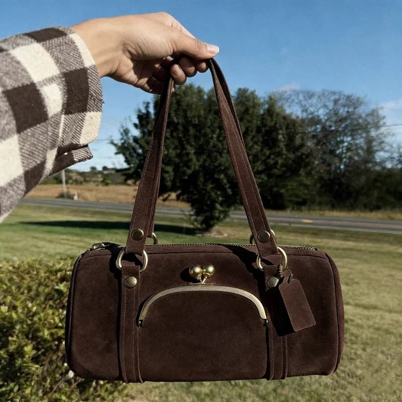 Borsa di Lusso con Design Esclusivo, Chiusura a Scatto, Forma a Cuscino, Elegante Borsa a Spalla da Donna, Borsa Sottobraccio di Alta Gamma con Telaio in Metallo e Finitura Opaca