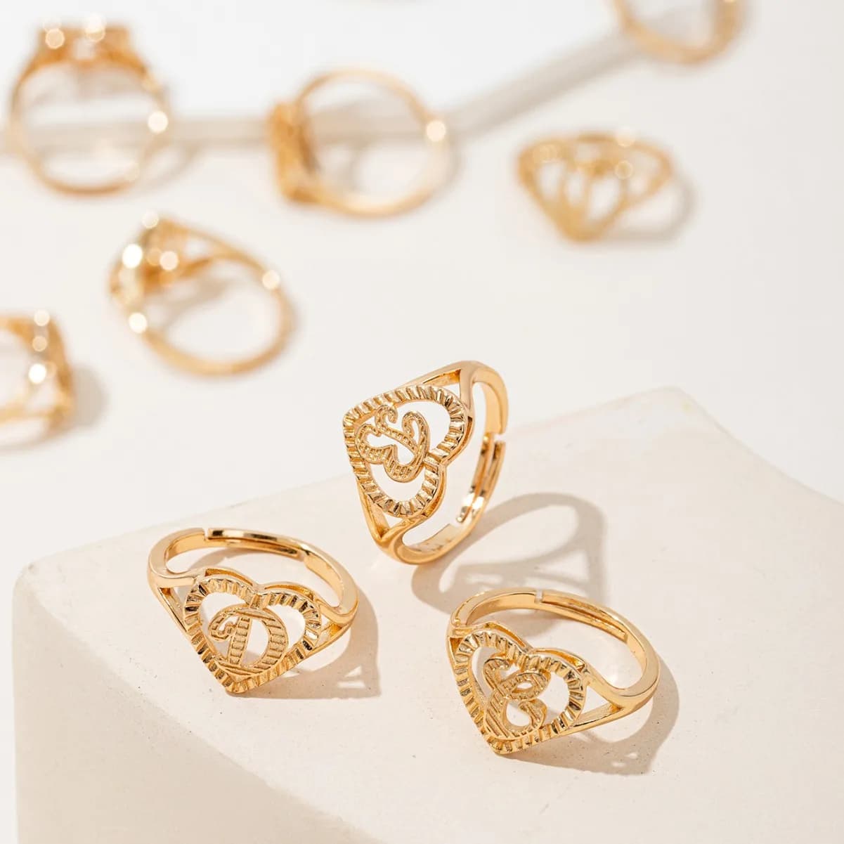 Anello in rame con 26 lettere, stile europeo e americano, di lusso discreto, di nicchia, di alta gamma, versatile, per indice, gioielli all'ingrosso