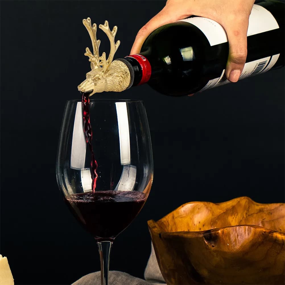 Versatore per Vino a Forma di Testa di Cervo, Creativo in Lega di Zinco, Riutilizzabile, Aeratore per Vino, Accessorio Elegante per Liquori