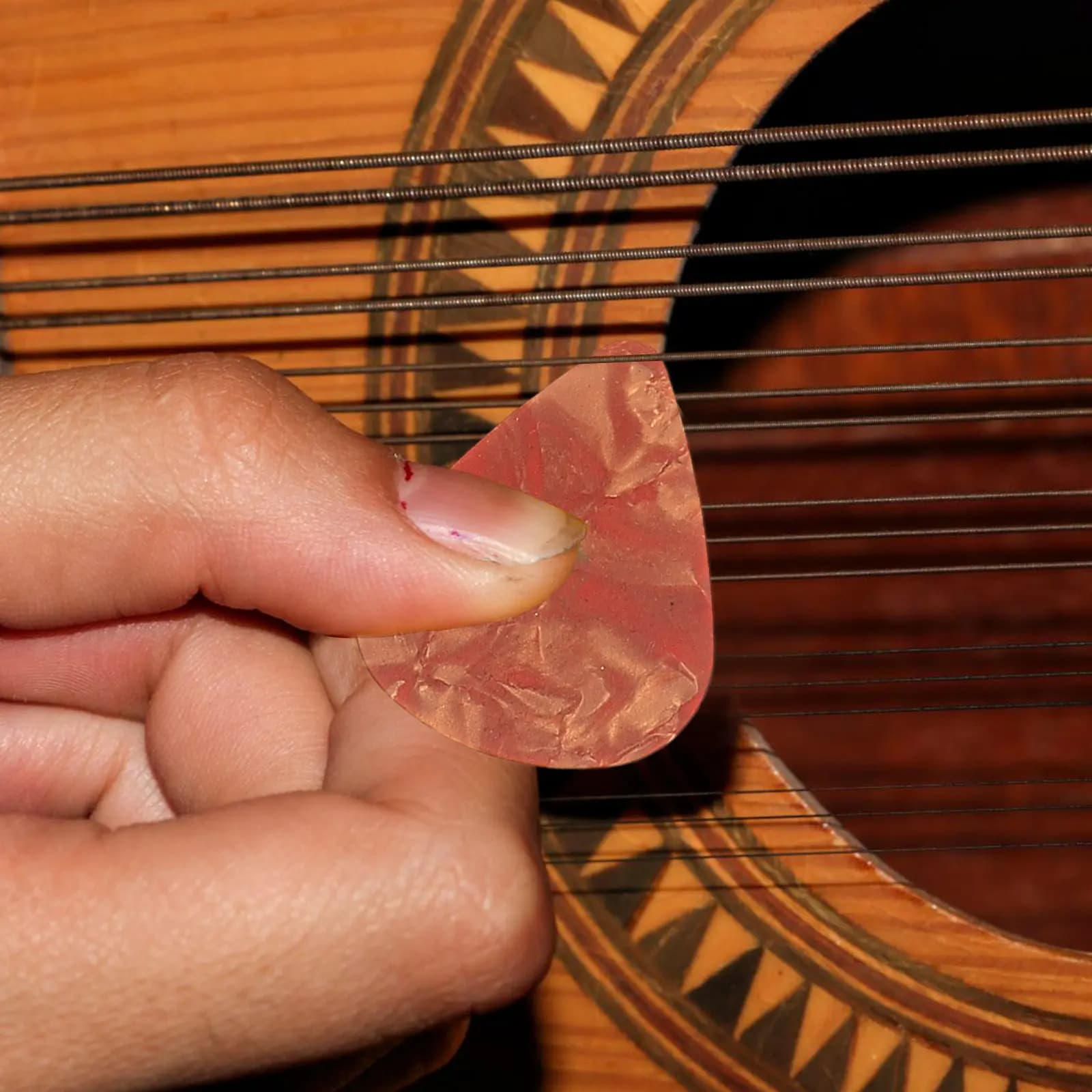 Set Porta Plettri per Chitarra con Portachiavi in PU e Rame, Custodia Portatile per Plettri di Chitarra e Ukulele
