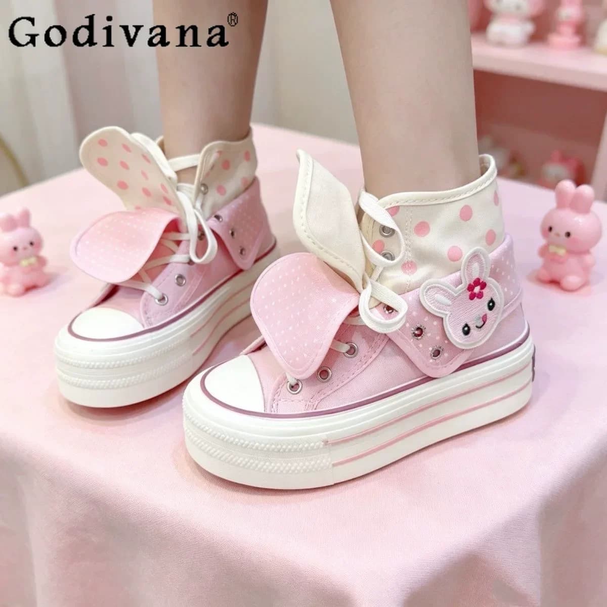 Scarpe in tela rosa originali giapponesi Kawaii per ragazze, nuove scarpe casual con plateau ricamate a cartoni animati per studentesse, primavera ed estate