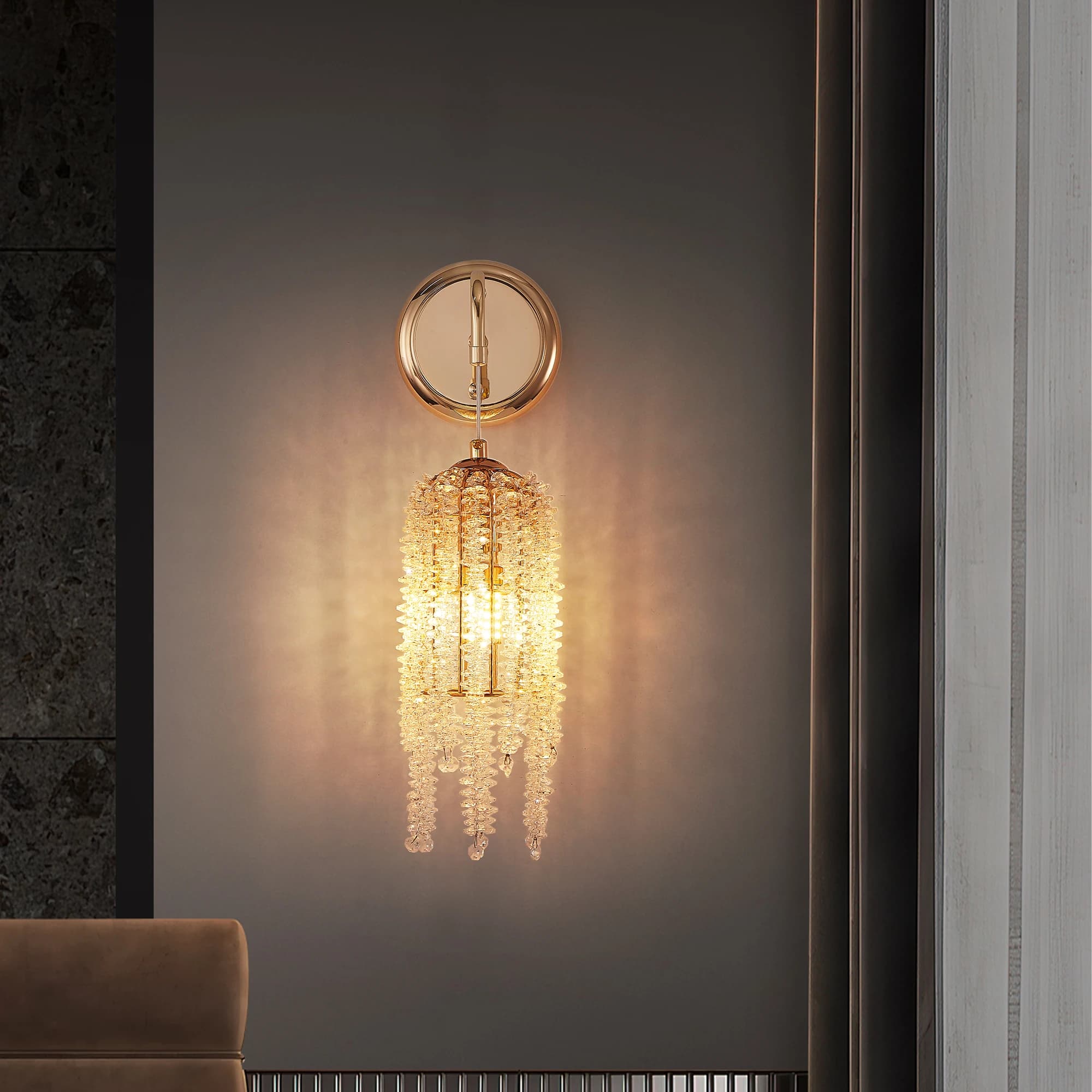 Luci frontali a specchio in cristallo dorato in due pezzi Cornice in oro da 17 pollici e applique da parete con corde di perline di cristallo a cascata per bagno camera da letto
