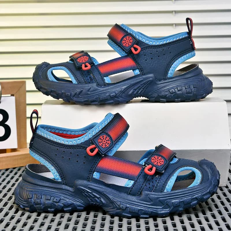 Sandali sportivi per bambini con punta chiusa, cinturini regolabili, tomaia traspirante, suola spessa antiscivolo, scarpe estive per ragazzi, sneaker da spiaggia per esterni