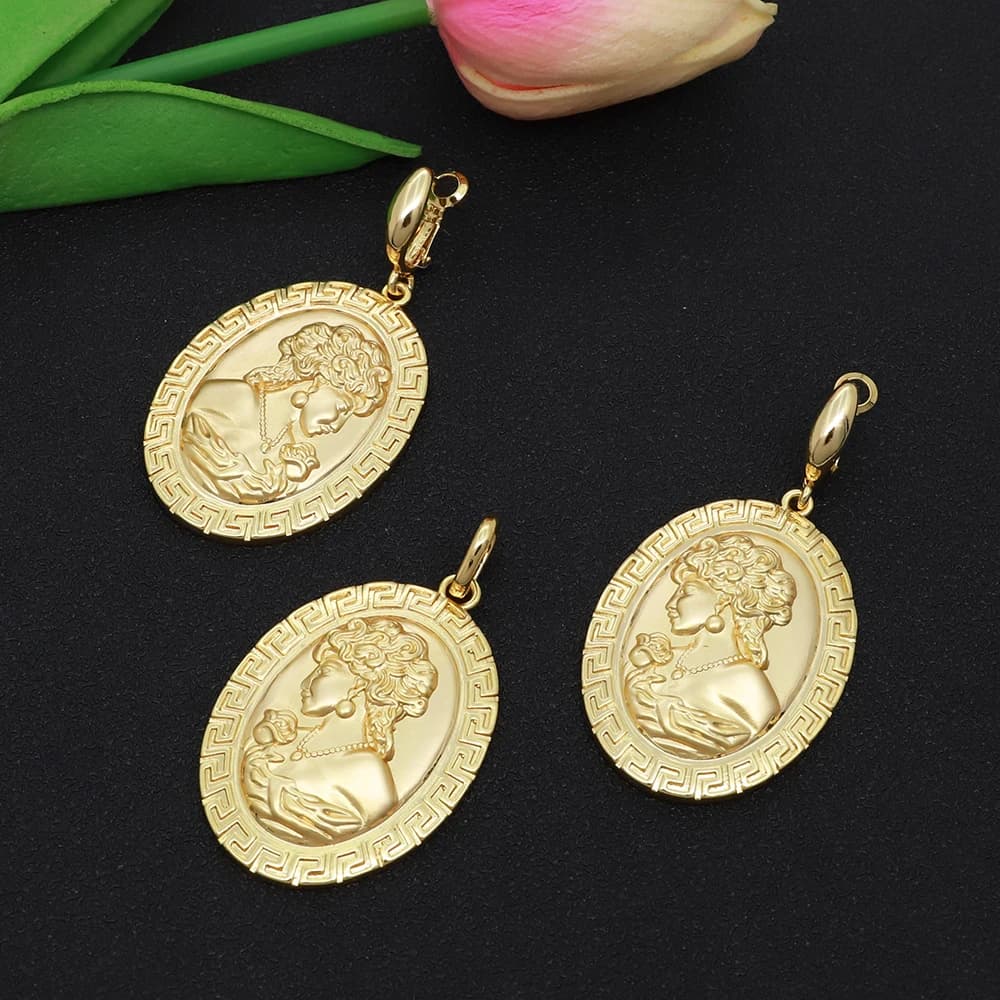 Set of Jewellery Dubai with Necklace and Earrings for Women, Pendant of the Virgin Mary, Brazilian Jewelry, Gift of Weddings, Trendy Jewelry for Party and Fidanzamenti