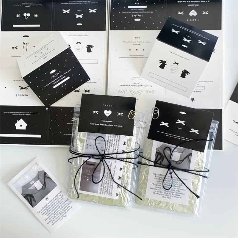20 Pezzi Etichette per Confezioni di Cartoncino Pieghevole Stile INS Retrò Semplice Inglese per Carte Fotografiche da 3 Pollici di Idoli Kpop Coreani