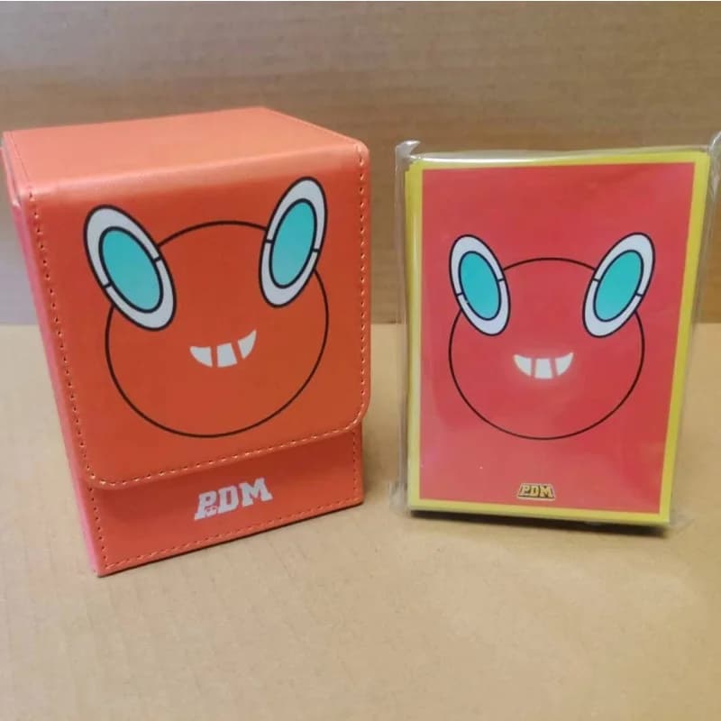 Set da 65 Pezzi PTCG Rotom Theme DIY Porta Carte da Gioco OPCG DTCG WS Scatola Magnetica in Pelle per Collezione di Carte da Gioco Regalo Giocattolo