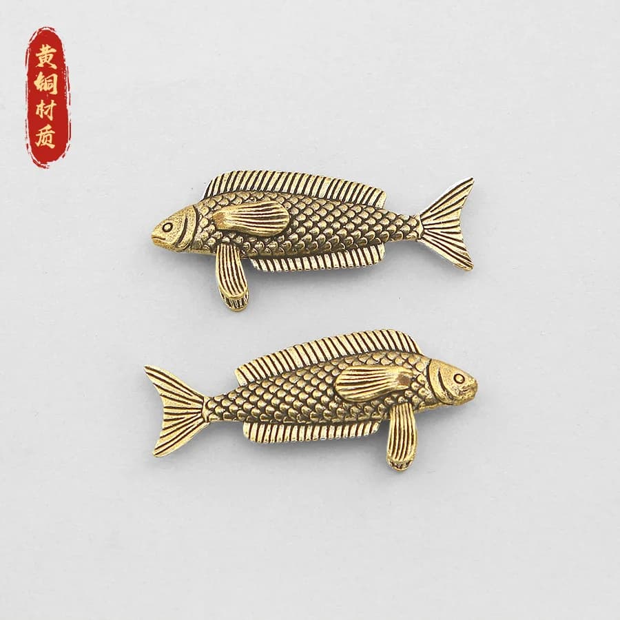 1/2Pcs creative arowana Guochao small ornament cross-border marine animal handicrafts copper pendulum office desktop decoration