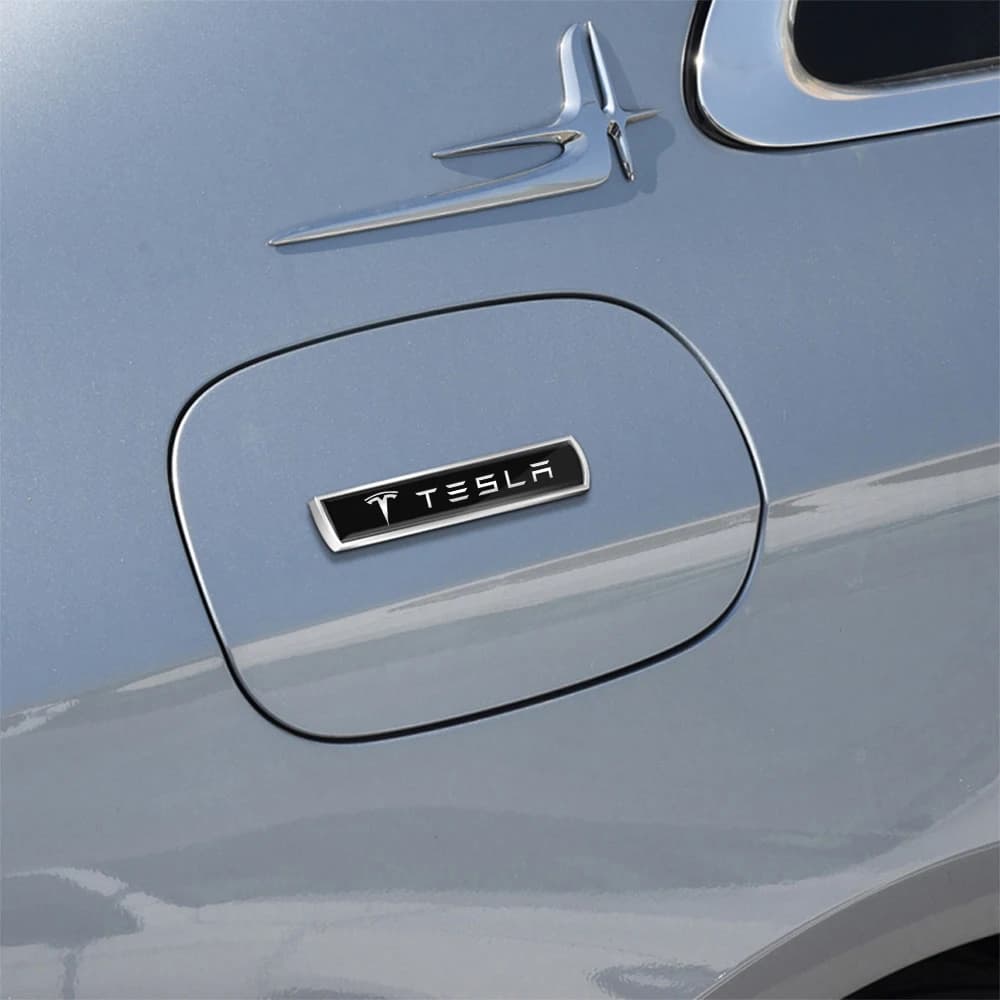 2 Pezzi Adesivi Badge 3D in Metallo per Carrozzeria Auto, Parafango e Finestrino Laterale, per Tesla Model 3, Model S, Model X, Coil Mod, WYE, K80, Roadster