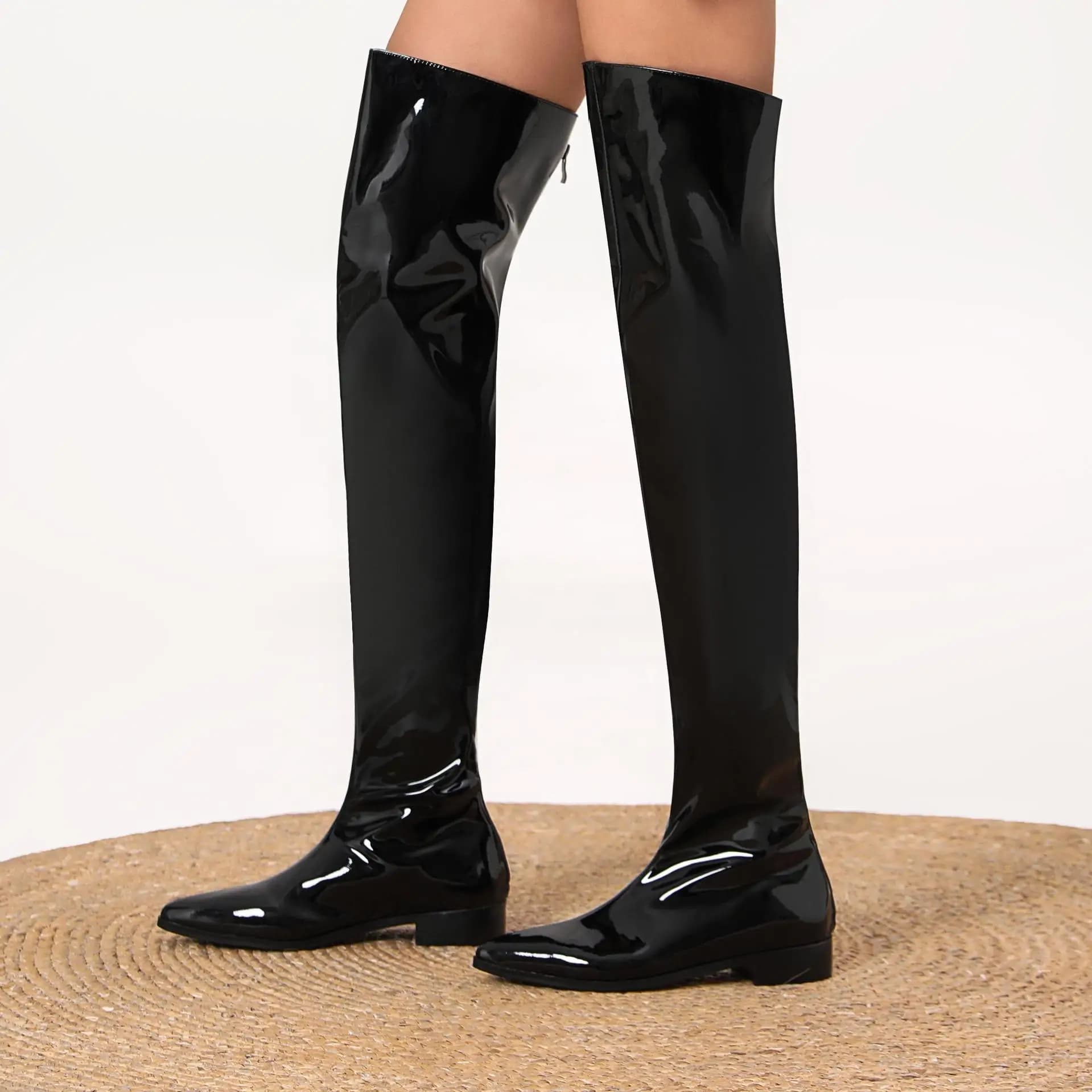 Stivali sopra il ginocchio in pelle verniciata nera da donna autunno/inverno Punta a punta Tacco basso Scarpe da sera per feste alla moda Piede elegante
