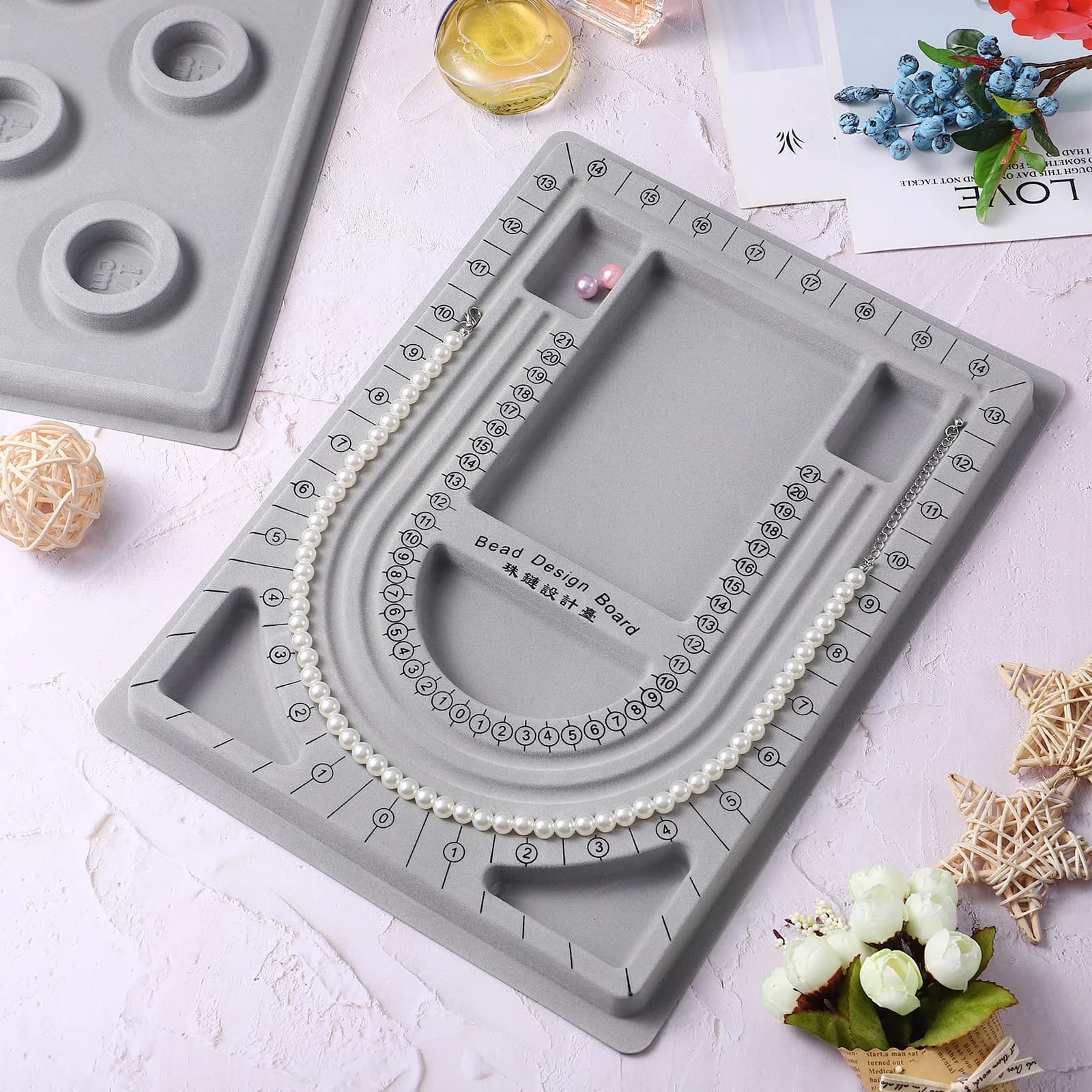 2 Pezzi Tavole Professionali per Design di Perline, Vassoi per Creazione di Gioielli, per Collane, Bracciali, Progetti Fai-da-Te, Misurazione e Classificazione Perline