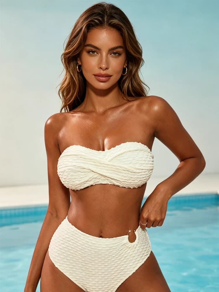 Nuovo Set Bikini Bandeau Bianco Testurizzato da Donna con Top Senza Spalline con Nodo Frontale e Slip a Vita Alta con Dettaglio ad Anello - Costume da Bagno 2 Pezzi