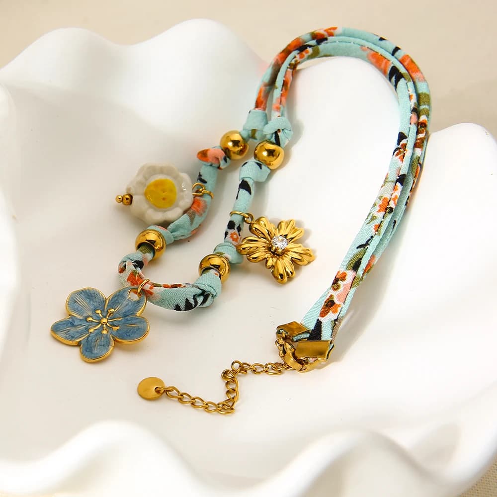 Bohemian Floral Pendant Necklace Stainless Steel Flower Charm with Scarf Ribbon Luxury Minimalist Statement Jewelry for Women