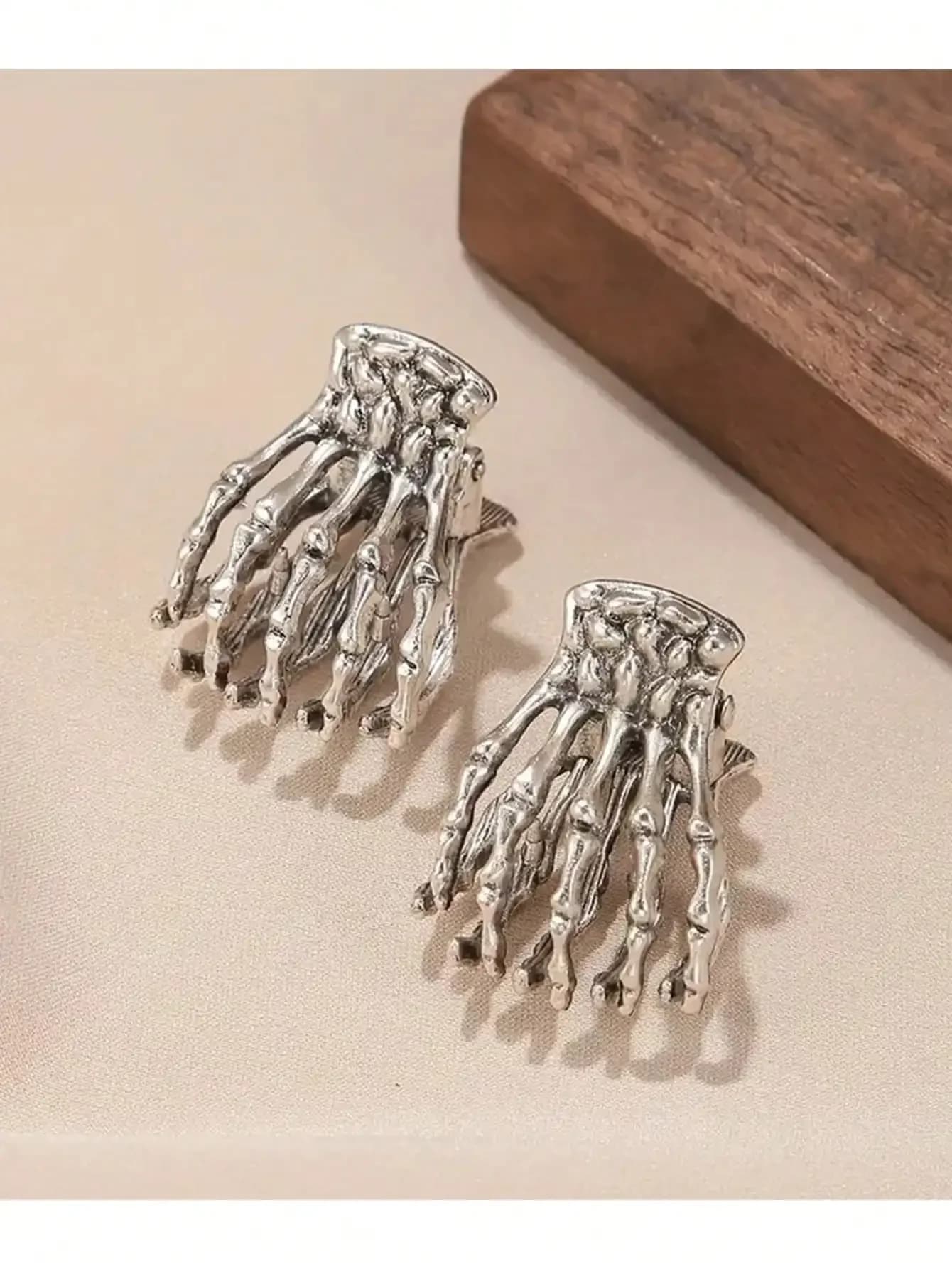 2 fermagli per capelli a forma di mano di scheletro in stile gotico punk per donna, accessorio per Halloween