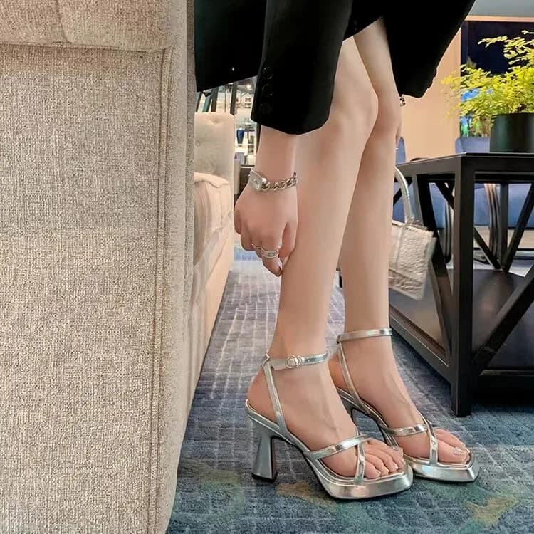 Sandali Estivi 2024 da Donna con Punta Aperta, Cinturino con Fibbia Dorata, Tacchi Alti Sexy, Tacco Spesso, Alla Moda, Casual, Comodi, Suola in Gomma